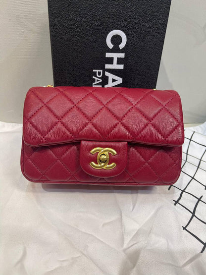 Chanel
Caviar classic
with box 
🎁🎁🎁

100 dhs🪙🌨️

Zain136
♥️♥️♥️