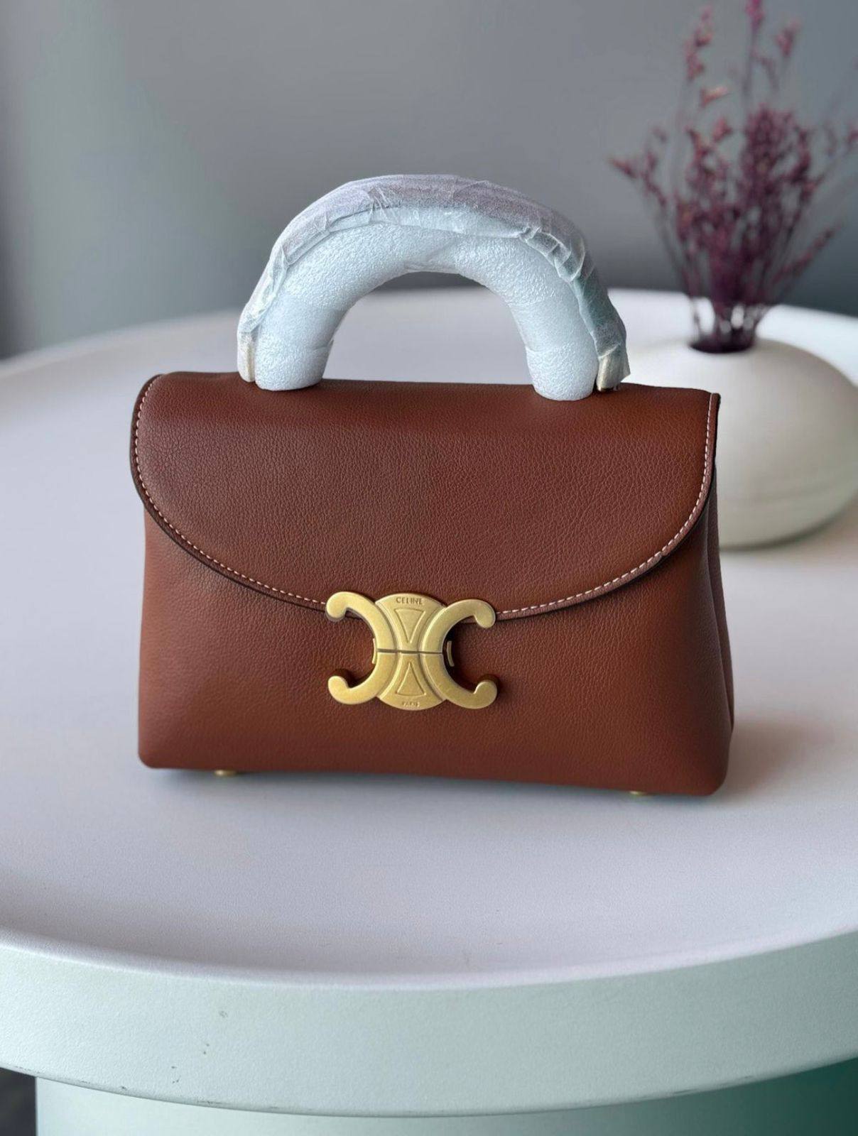 Celine 
          20Cm
260 dhs❣️

Zain131
♥️♥️♥️