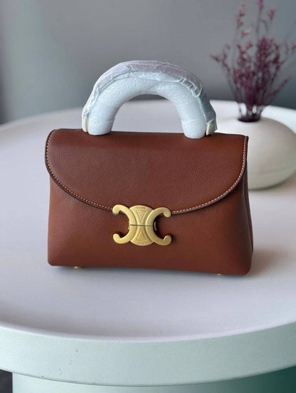 Celine 
          20Cm
260 dhs❣️

Zain131
♥️♥️♥️