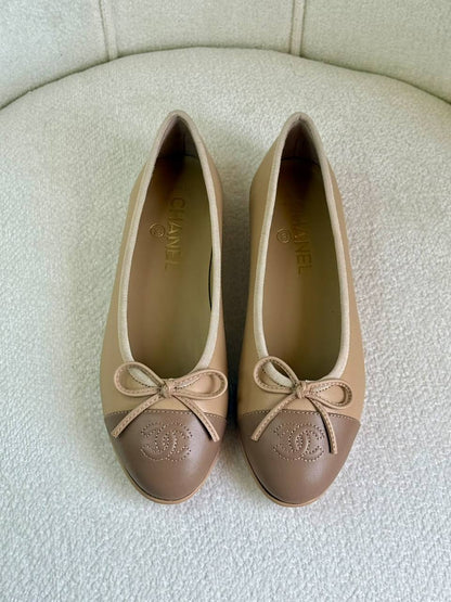 chanel

 Super AAA + Quality 💯 

With original packing🎁🎁
 SIZE:36and42

Available now 
430 dhs🇦🇪🇦🇪

Zain309
♥️♥️♥️