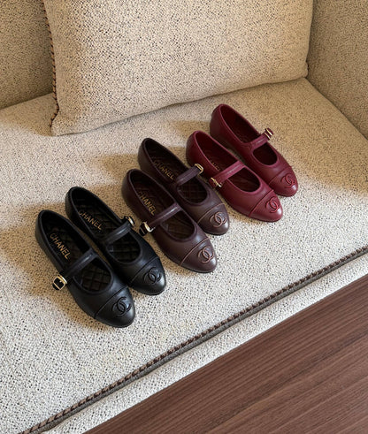 CHANEL 💫🌼
SuperMaster Quality 💯
430 dhs🇦🇪🇦🇪

Size: 36-41 💥

Zain171
♥️♥️♥️