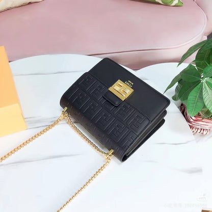 Fendi

250 dhs🇦🇪🇦🇪

Zain10
♥️♥️♥️