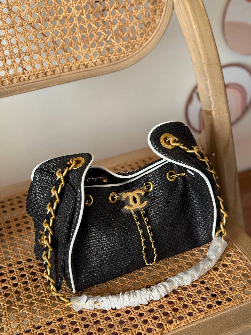 Available again✨✨✨

CHANEL 

22_25cm
360_380😍

*MASTER QUALITY*

With box🎁

Zain167
♥️♥️♥️