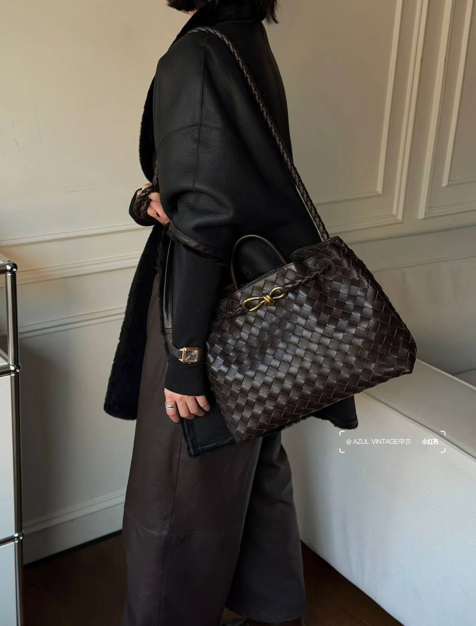 BOTTEGA 

NEW CAME 

HIGH QUALITY 

120  DHS……
32cm

Zain39
♥️♥️♥️