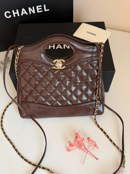 Chanel

230 dhs🇦🇪🇦🇪

Zain134
♥️♥️♥️