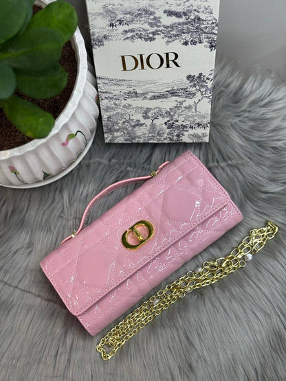 DIOR
SIZE……….24CM🌷
95 dhs🪙🌨️

with BOX✅

Zain244
♥️♥️♥️