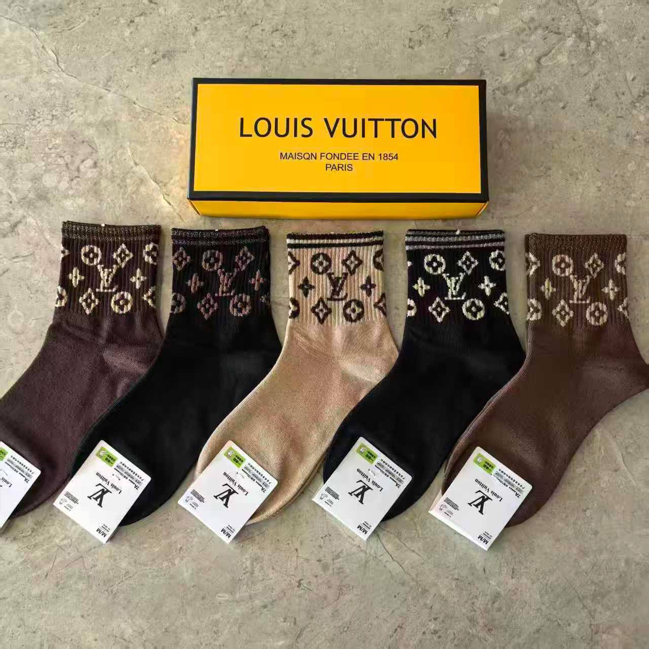 SUCKS 
35 dhs🪙🌨️
with box 
🎁🎁🎁

5in1

Zain90
♥️♥️♥️