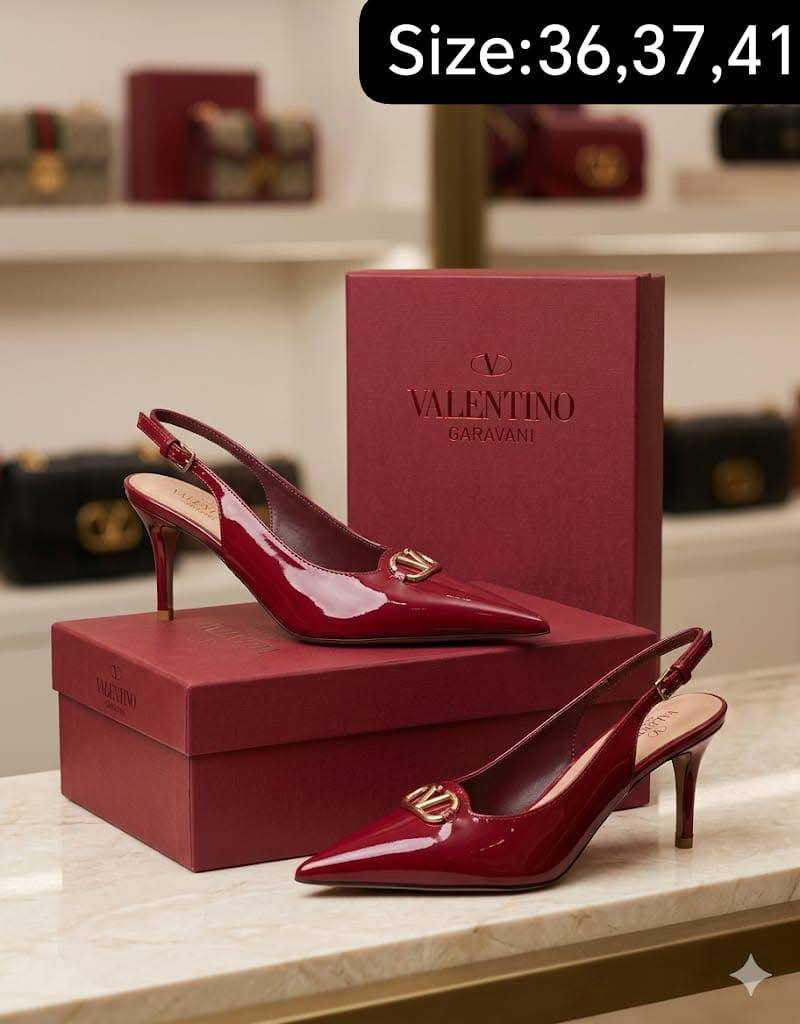 Valentino Heel👠 
95 dhs✅

Zain40
♥️♥️♥️