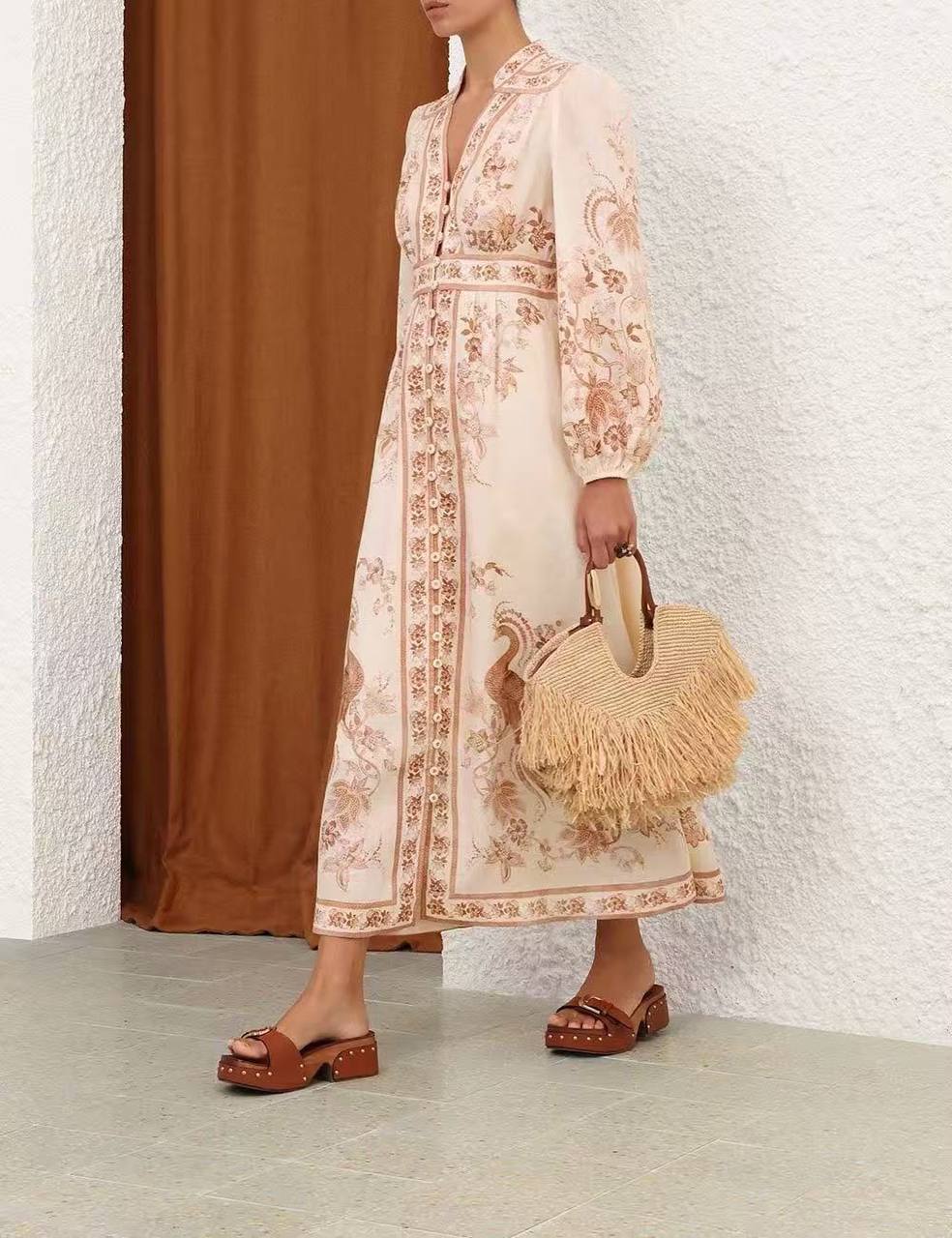 ❤️‍🔥 ZIMMERMANN NEW❤️‍🔥
  💯 % LINEN+COTTON✨
     ✨VIP quality 😍
Sizes;  0-1-2-3
950 dhs💓

Zain287
♥️♥️♥️