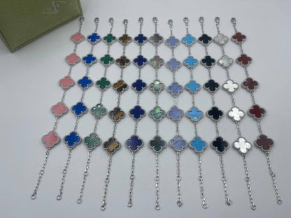 VANCLEAF BRACELET
MASTER✨💫
5 FLOWER
70 dhs🇦🇪🇦🇪🇦🇪

WITH BOX AND PAPER BAG 🎁🛍️

Zain89
♥️♥️♥️