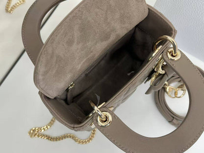Super XXX Master Bags
For Price 👇 WTSP Text Zain 0568585901

Zain274
♥️♥️♥️