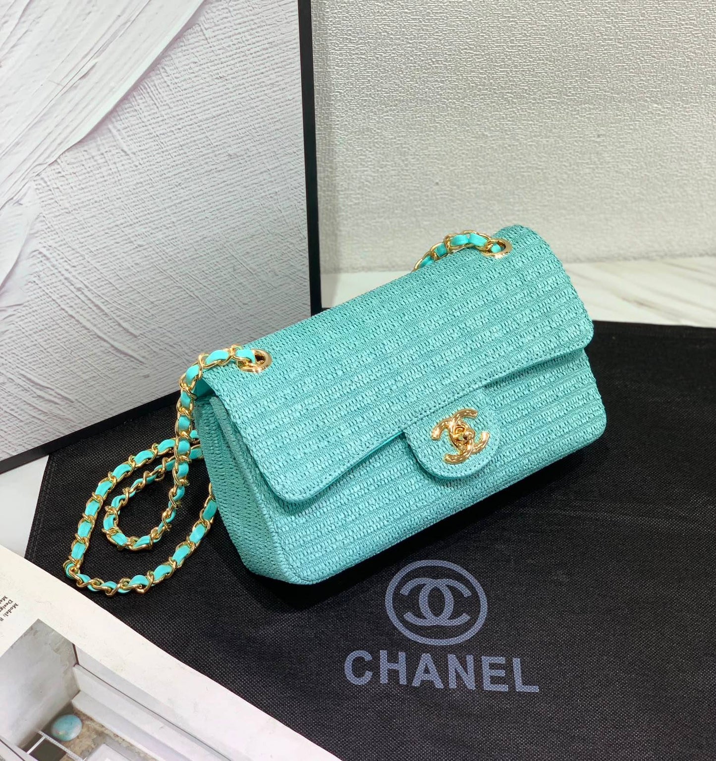 CHANEL 
 GOOD QUALITY 
WITH BOX 
130 dhs✅

Zain295
♥️♥️♥️