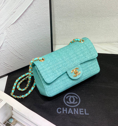 CHANEL 
 GOOD QUALITY 
WITH BOX 
130 dhs✅

Zain295
♥️♥️♥️