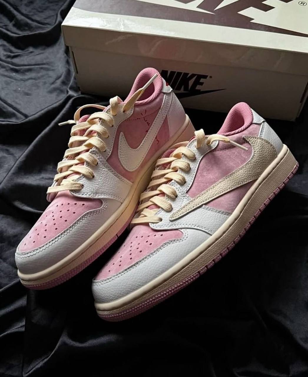 Travis Scott x Air Jordan 1 Low OG ‘Shy Pink’🩷
36-45 AVAILABLE😍
230 dhs✅

Zain242
♥️♥️♥️