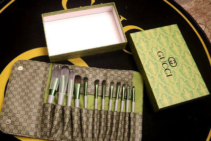 Makeup Brush
70 dhs❣️

Zain216
♥️♥️♥️