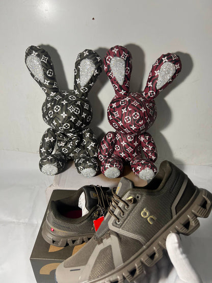 On Cloud 6 "Year of the Horse" grizzly brown 🐎
NEW ARRIVALS 😇
36-45 AVAILABLE 🤩
210 dhs🇦🇪🇦🇪

Zain242
♥️♥️♥️