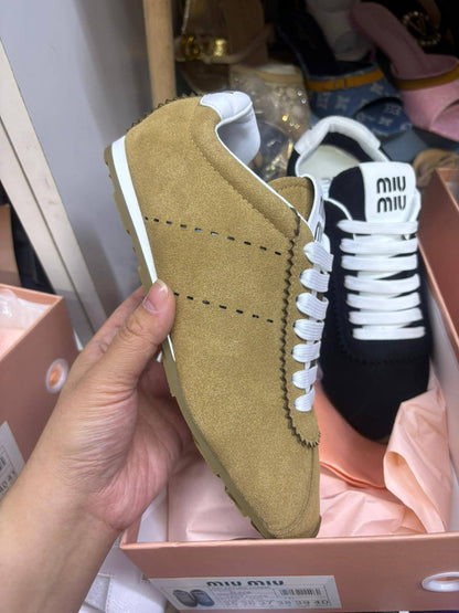 Miu Miu
Size 36-41
170 dhs🪙🌨️

Zain145
♥️♥️♥️