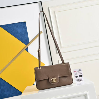 Chanel 

new arrival 
320 dhs🇦🇪🇦🇪

20cm🥰🥰

Zain228
♥️♥️♥️