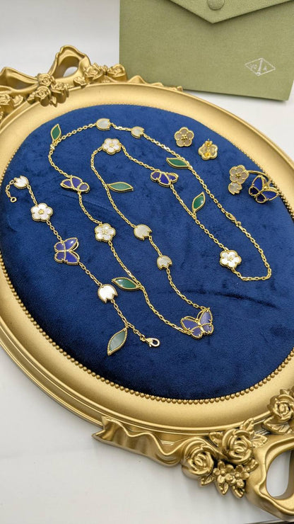 VCA
*Master Quality* 
*With Gold* 
*Necklace, Earrings, Bracelet & Finger Ring*
420 dhs✅ with Good Box 🎁 
495 dhs✅ with Master Box 🎁

Zain210
♥️♥️♥️