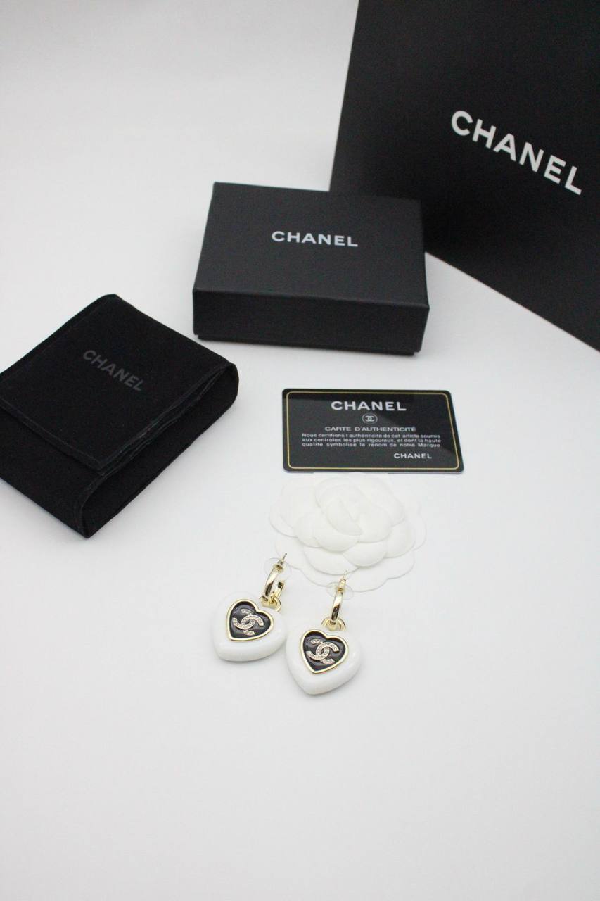 Accessories
65 dhs❤️

Zain122
♥️♥️♥️