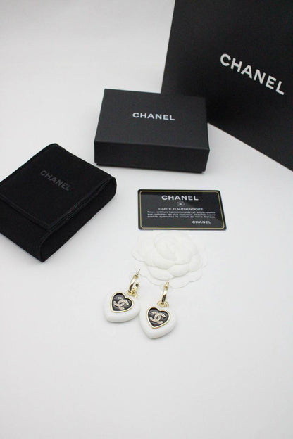 Accessories
65 dhs❤️

Zain122
♥️♥️♥️