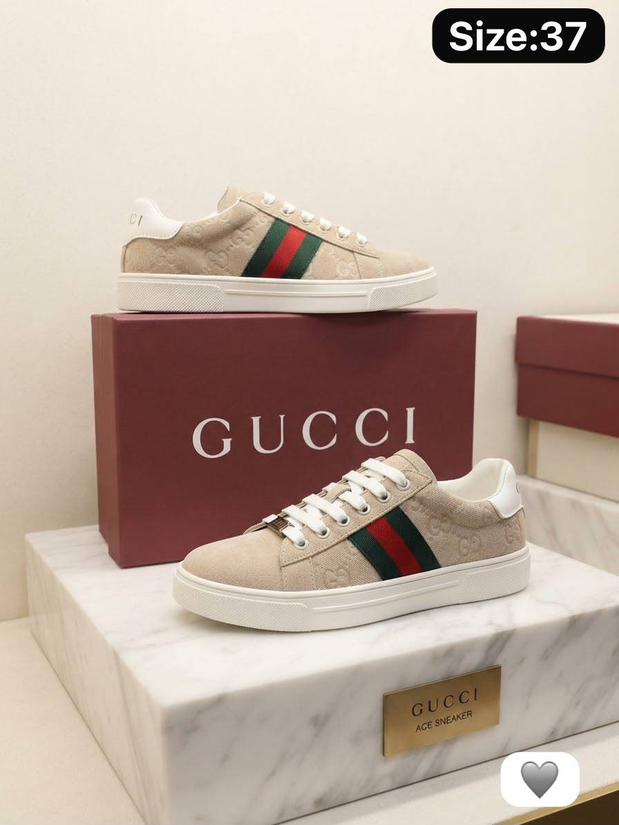 Gucci

 Lady shoes 

Withbox & paper bag 

120 dhs🇦🇪🇦🇪

Zain40
♥️♥️♥️