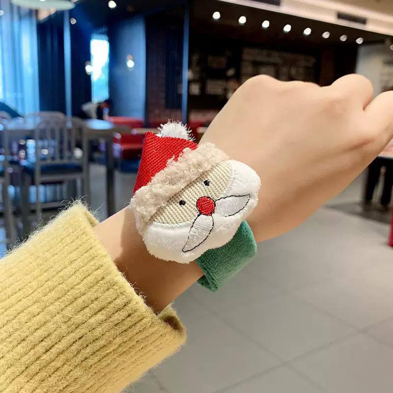 *CARISTMAS  And happy new years 🥳🎉*
*bracelet🌸*
good quality 💯
10 dhs🪙🌨️

Zain216
♥️♥️♥️