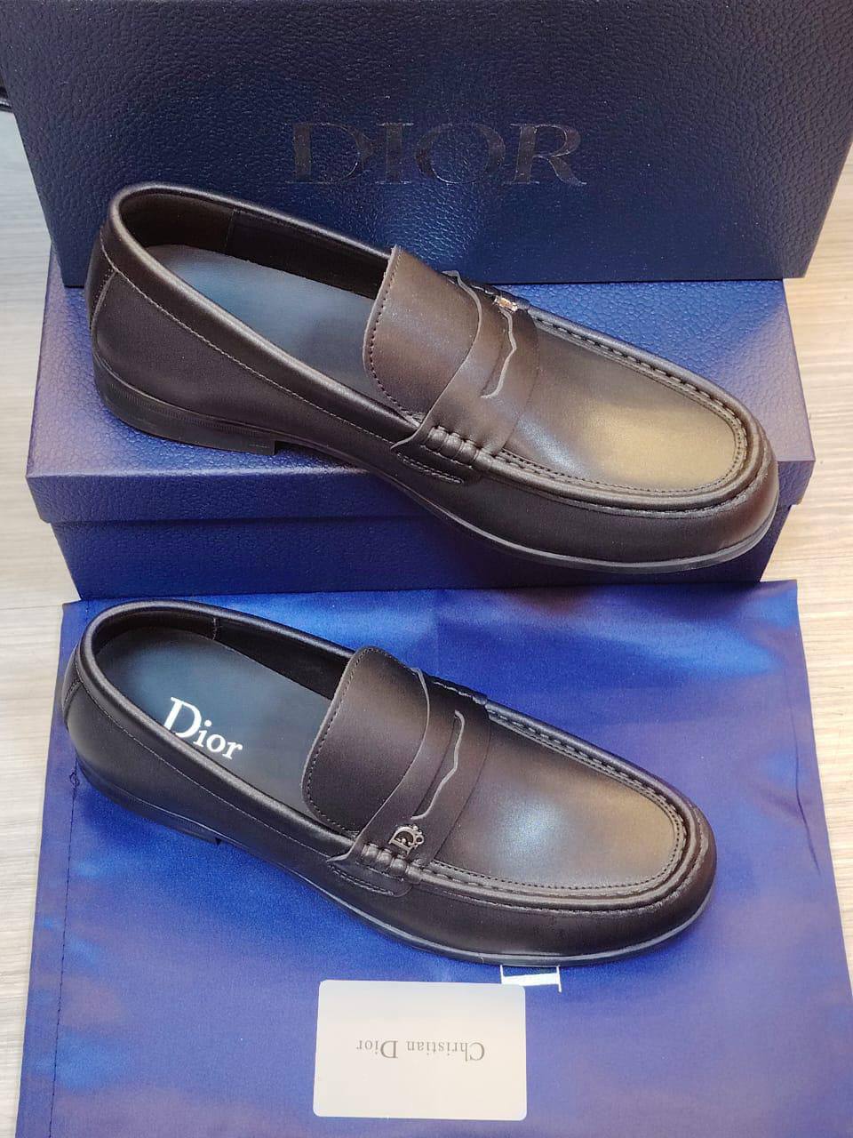 Dior   Prada   Gucci Valentino LV
 Good Quality, 
Size 40To 45
190 dhs✅

Zain16
♥️♥️♥️