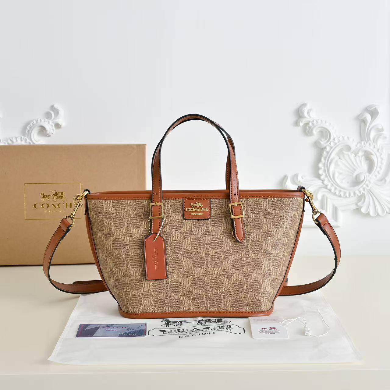 Coach
90 dhs✅


Withbox
🎁🎁🎁

Zain143
♥️♥️♥️