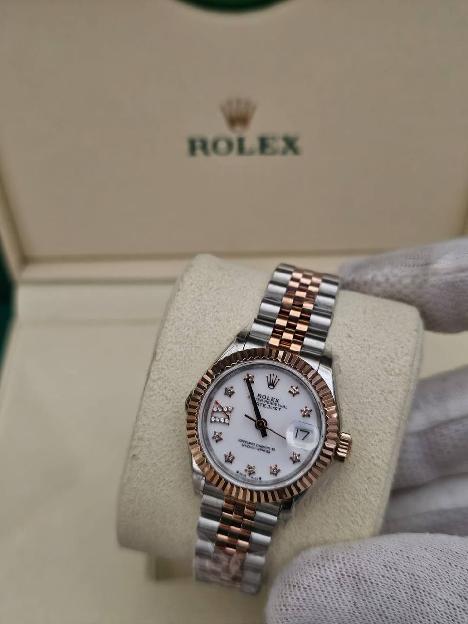 *♛ROLEX♛*
Rolex
_DATE-JUST 28MM 
Swiss Movement🇨🇭
Water Resistant 💧
Sapphire Crystal 
Super Master Quality 
With Original Box  📦🛍️
For Price 👇 WhatsApp✅
0568585901 
0507557372
0552275751 Owner Zain 👌

Zain282
♥️♥️♥️