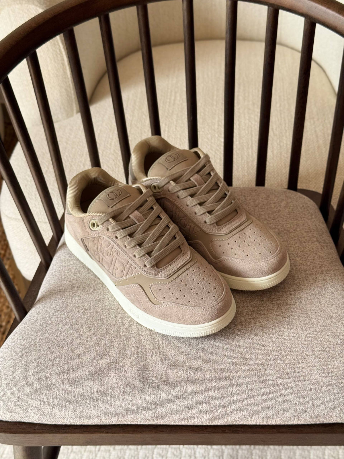 DIOR 
AAA quality
size:40 to 46 

500 dhs🇦🇪🇦🇪

Zain185
♥️♥️♥️