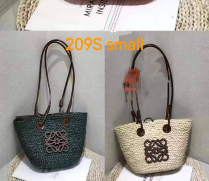 Loewe
115 dhs✅
high quality

Zain107
♥️♥️♥️
