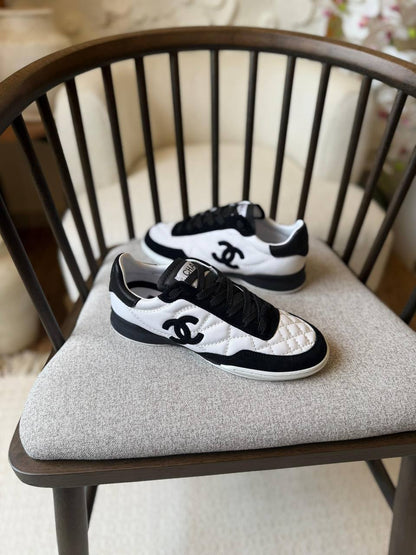 Chanel 
𝑨𝑨𝑨 𝑸𝒖𝒂𝒍𝒊𝒕𝒚
𝑺𝒊𝒛𝒆 𝟑5 𝒕𝒐 𝟒2 
450 dhs✅

Zain81
♥️♥️♥️