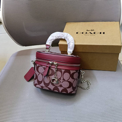 Coach
95 dhs✅
with box
size 15cm
High quality

Zain26
♥️♥️♥️