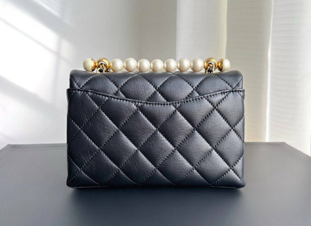 Chanel

150 dhs🇦🇪🇦🇪

Double box


Zain35
♥️♥️♥️