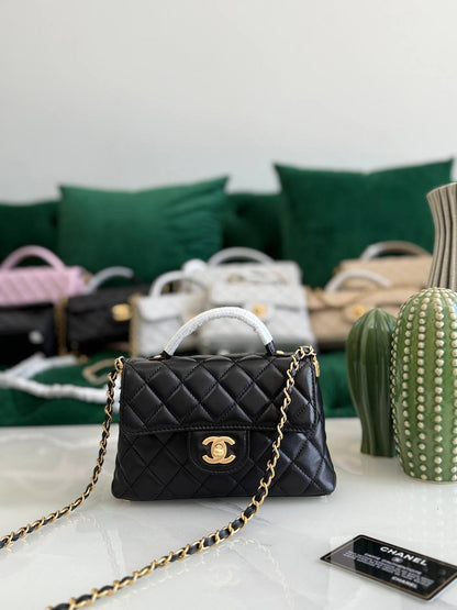 CHANEL✨
Available original box 📦 
With full packing 🎀🎀
Super high quality 💥💥
For Price 👇 WTSP Text Zain 0568585901
0507557372
0544061607

Zain283
♥️♥️♥️