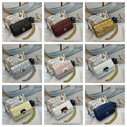 DIOR

Best quality 
with box

105 dhs🇦🇪🇦🇪


size 21CM

Zain290
♥️♥️♥️