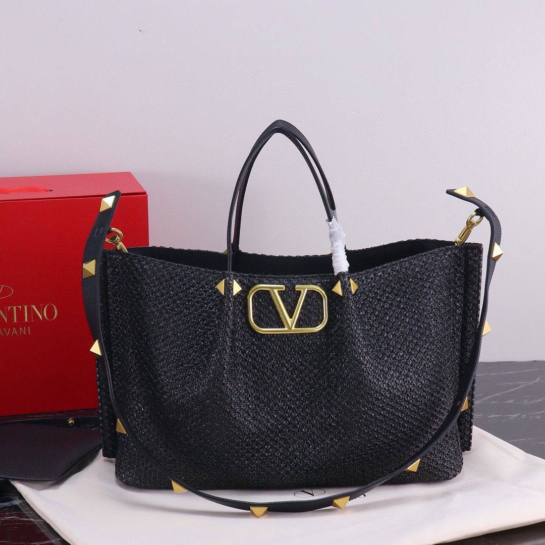 Prada - Loewe - YSL - Bottega
Miu Miu - Fendi - Valentino
Master 
For Price 👇 WTSP Text Zain 0568585901

Zain142
♥️♥️♥️