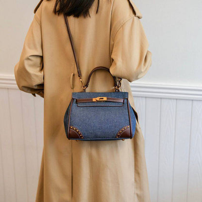 HERMES 
NEW CAME MEDIUM SIZE GOOD QUALITY  
WITH BOX 
🎁🎁🎁

95 dhs🪙🌨️

Zain39
♥️♥️♥️