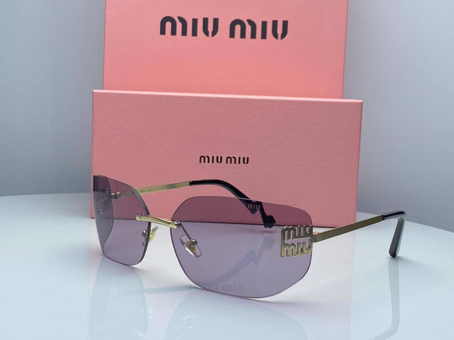 Sunglasses 

65 dhs🇦🇪🇦🇪

Zain182
♥️♥️♥️