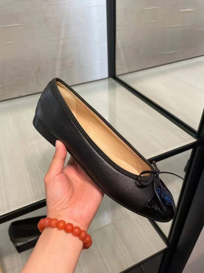 Chanel
Size 36-42 
120 dhs🇦🇪🇦🇪

Zain132
♥️♥️♥️