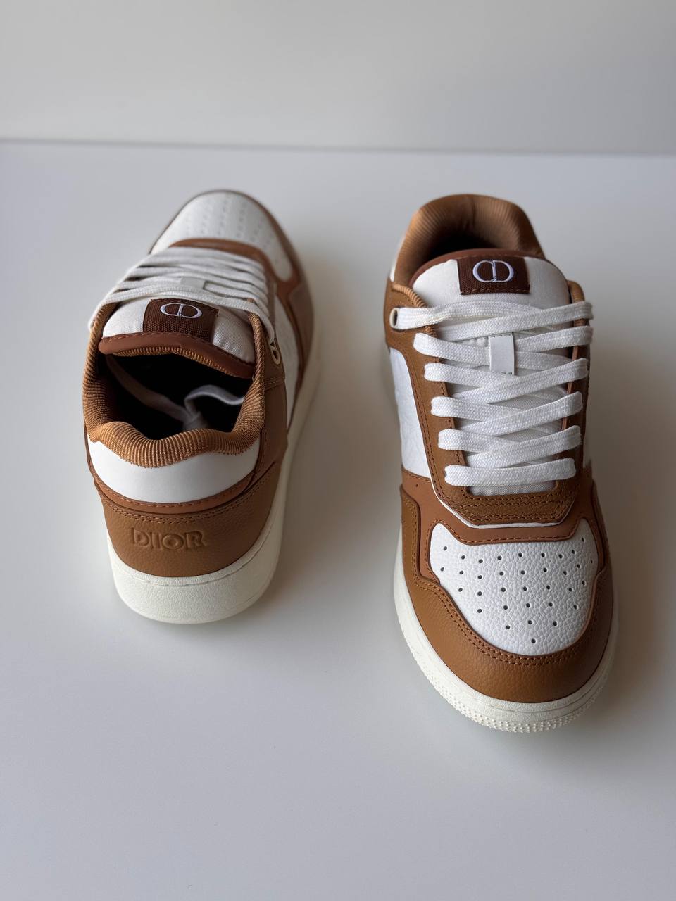 Dior B27 Uptown Sneaker
*AAA quality*
*size:40 to 46*
500 dhs❣️

Zain185
♥️♥️♥️