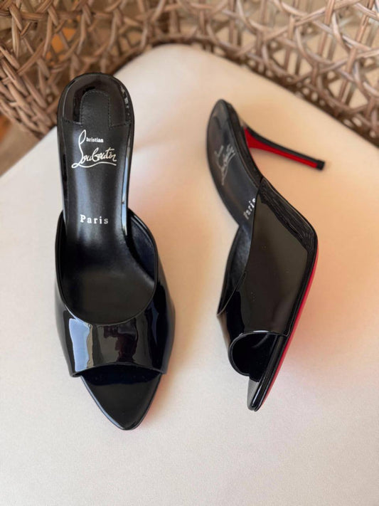 CHRISTIAN LOUBOUTIN
Size: 36 to 41
Super master quality ❤️‍🔥
450 dhs✅

Zain198
♥️♥️♥️