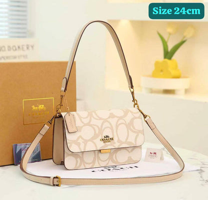 Coach

Good quality 
Withbox

105 dhs🇦🇪🇦🇪

Zain186
♥️♥️♥️
