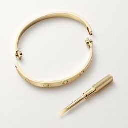 Cartier ❤️‍🔥*
Love Bangle💥
Super master quality 💯
Size available 16,17,18,19,20
With normal boxes 📦 
50 dhs✅
With master box 🗃️ 
85 dhs✅

Zain216
♥️♥️♥️
