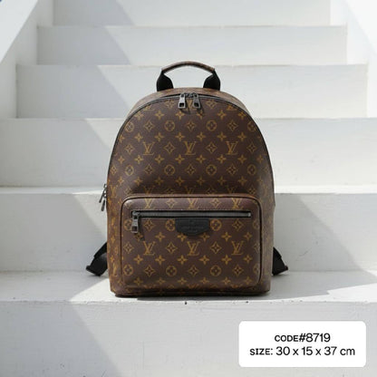 LOUIS VUITTON BAGPACK
ᴍᴀᴛᴛᴇ ʟᴇᴀᴛʜᴇʀ ᴍᴀᴛᴇʀɪᴀʟ
sɪᴢᴇ : 30 cm

75 dhs❣️

Zain31
♥️♥️♥️