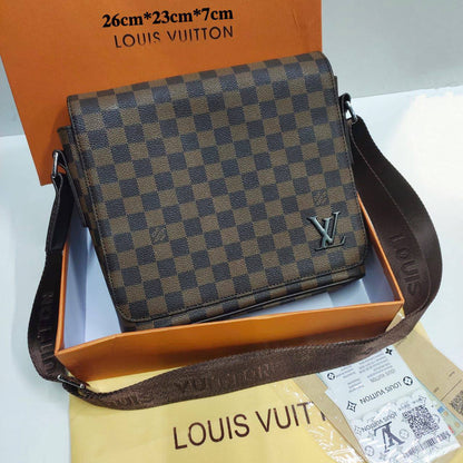LV
FOR MEN SLING BAG GOOD QUALITY 

WITH BOX 
🎁🎁🎁

100 dhs🪙🖤

Zain39
♥️♥️♥️