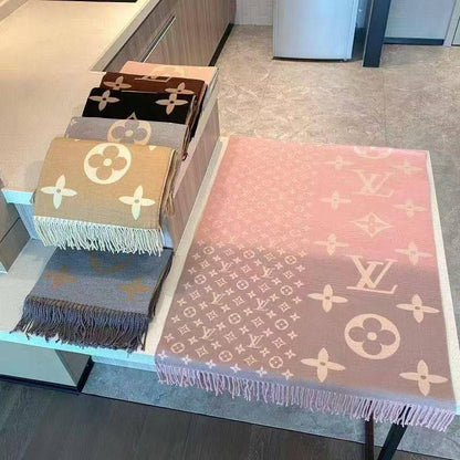 Winter scarf 
45 dhs🪙💚

Zain93