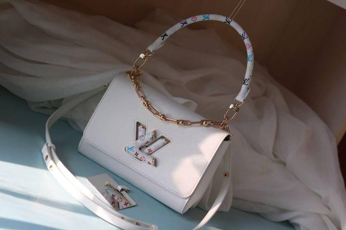 LV
Master
380 dhs✅
Premium quality 

Zain297
♥️♥️♥️