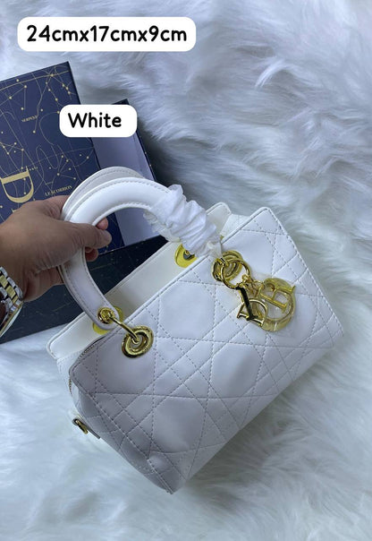 Dior

95 dhs✅

with box
🎁🎁🎁

Zain72
♥️♥️♥️